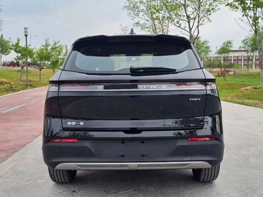 2025 Bestune YueYi 07 1.5T 150HP L4 1DHT PHEV,autocango,china used car exporter,china ev exporter,chinese used car exporter,chinese used ev exporter