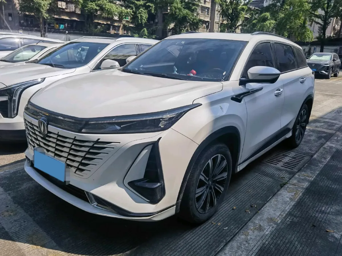 2023 ChangAn CS75 Plus 1.5T 188HP L4 8AT,autocango,china used car exporter,china ev exporter,chinese used car exporter,chinese used ev exporter
