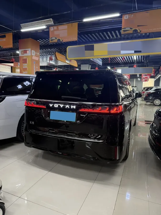 2025 Voyah Dream BEV 108.7KWH,autocango,china used car exporter,china ev exporter,chinese used car exporter,chinese used ev exporter