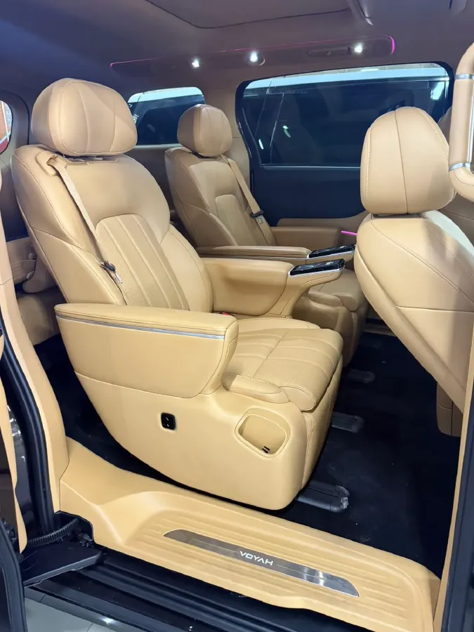 2025 Voyah Dream BEV 108.7KWH,autocango,china used car exporter,china ev exporter,chinese used car exporter,chinese used ev exporter