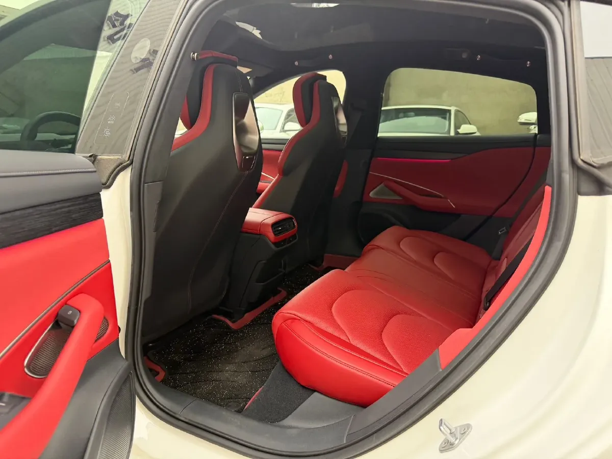 2024 MI SU7 BEV 101KWH,autocango,china used car exporter,china ev exporter,chinese used car exporter,chinese used ev exporter