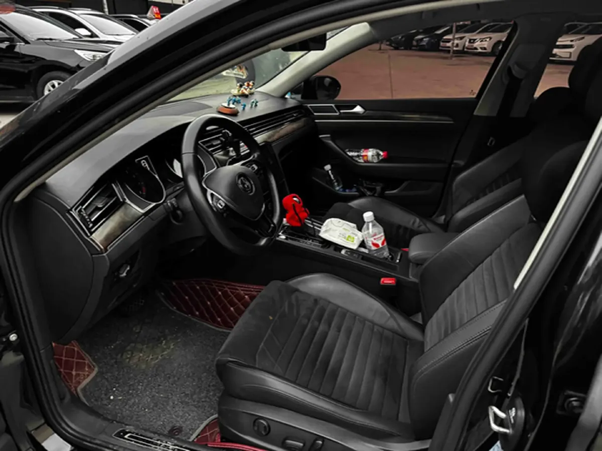 2017 Volkswagen Magotan 1.8T 180HP L4 7DCT,autocango,china used car exporter,china ev exporter,chinese used car exporter,chinese used ev exporter