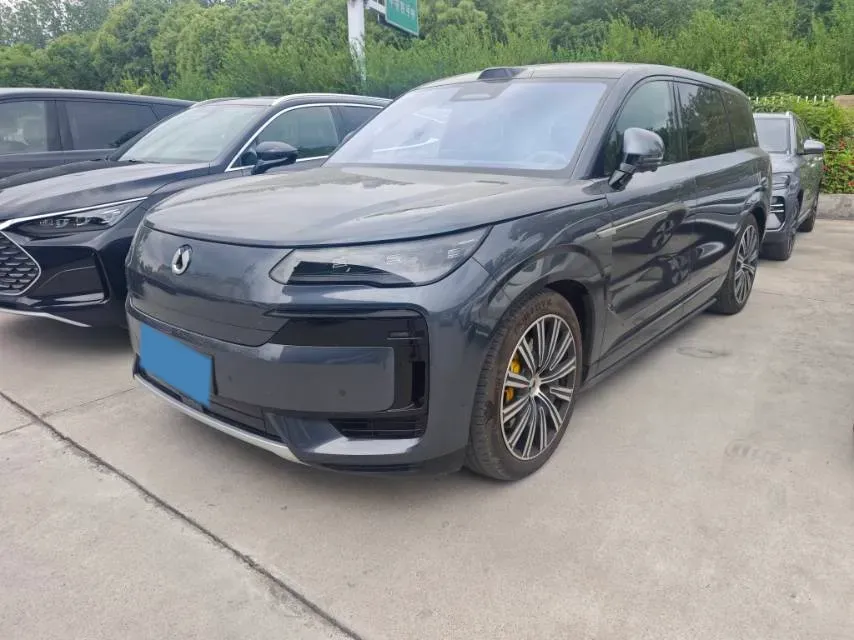 2025 Denza DenzaN9 2.0T 207HP L4 E-CVT PHEV,autocango,china used car exporter,china ev exporter,chinese used car exporter,chinese used ev exporter