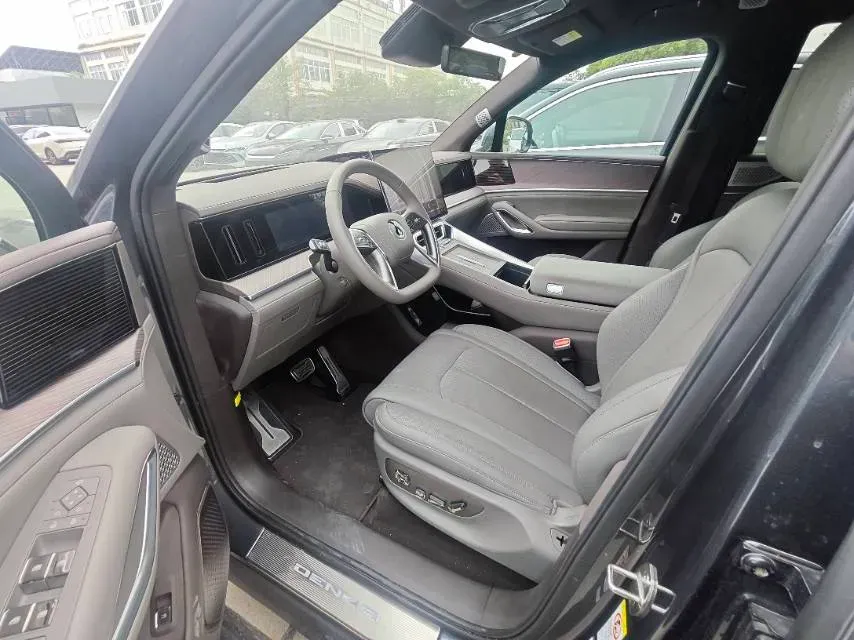 2025 Denza DenzaN9 2.0T 207HP L4 E-CVT PHEV,autocango,china used car exporter,china ev exporter,chinese used car exporter,chinese used ev exporter