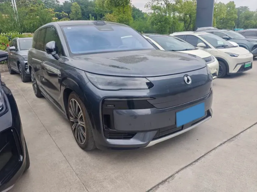 2025 Denza DenzaN9 2.0T 207HP L4 E-CVT PHEV,autocango,china used car exporter,china ev exporter,chinese used car exporter,chinese used ev exporter