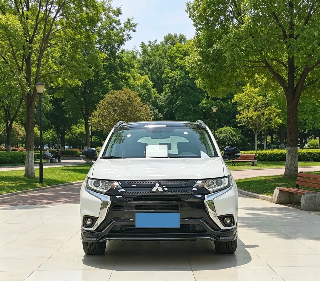 2021 Mitsubishi Outlander 2.0L 166HP L4 CVT,autocango,china used car exporter,china ev exporter,chinese used car exporter,chinese used ev exporter