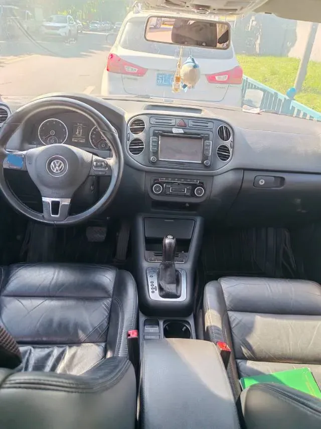 2012 Volkswagen Tiguan 1.8T 160HP L4 6AT,autocango,china used car exporter,china ev exporter,chinese used car exporter,chinese used ev exporter