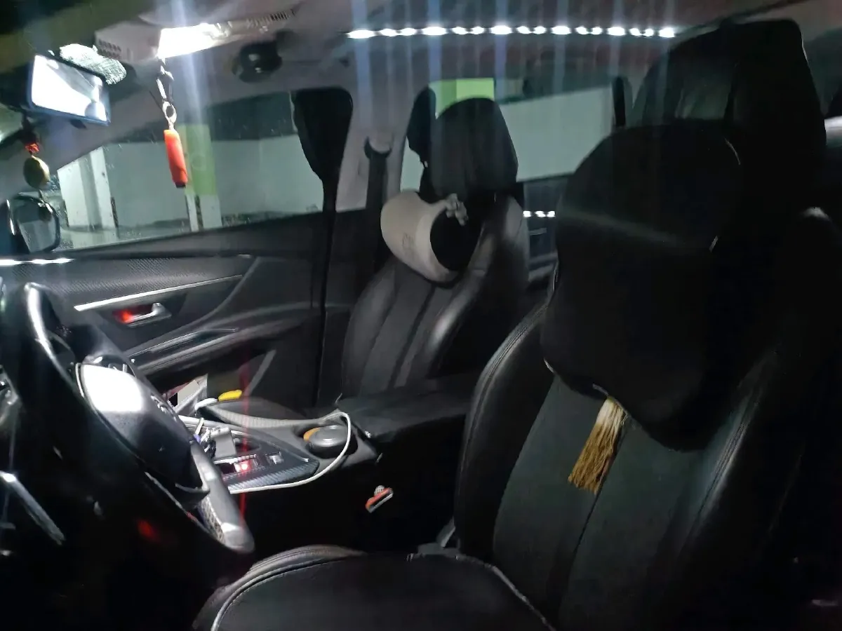 2017 Peugeot 5008 1.6T 167HP L4 6AT,autocango,china used car exporter,china ev exporter,chinese used car exporter,chinese used ev exporter