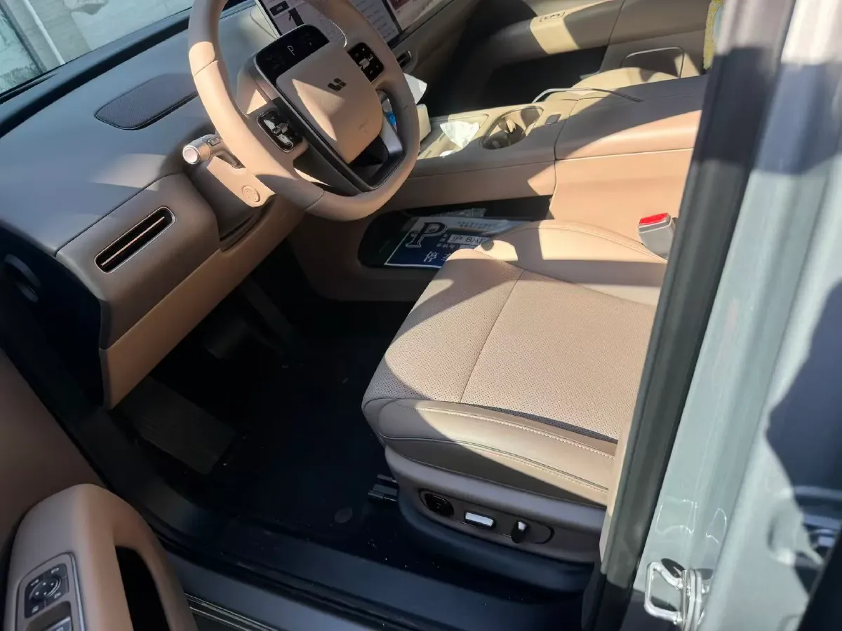 2025 Li i6 BEV,autocango,china used car exporter,china ev exporter,chinese used car exporter,chinese used ev exporter
