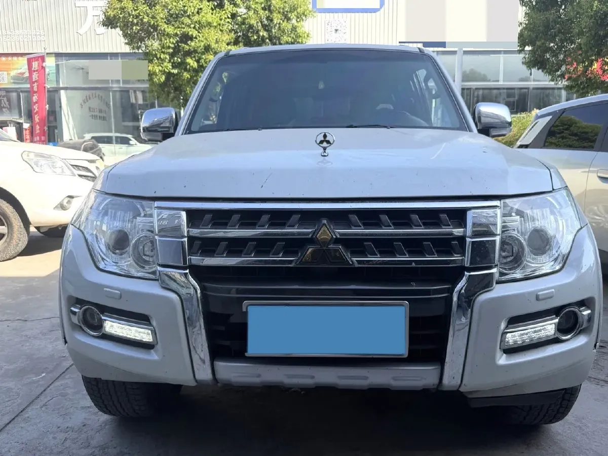 2018 Mitsubishi Pajero 3.0L 174HP V6 5AT,autocango,china used car exporter,china ev exporter,chinese used car exporter,chinese used ev exporter