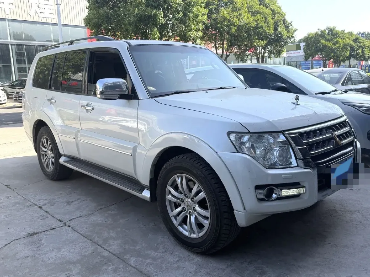 2018 Mitsubishi Pajero 3.0L 174HP V6 5AT,autocango,china used car exporter,china ev exporter,chinese used car exporter,chinese used ev exporter