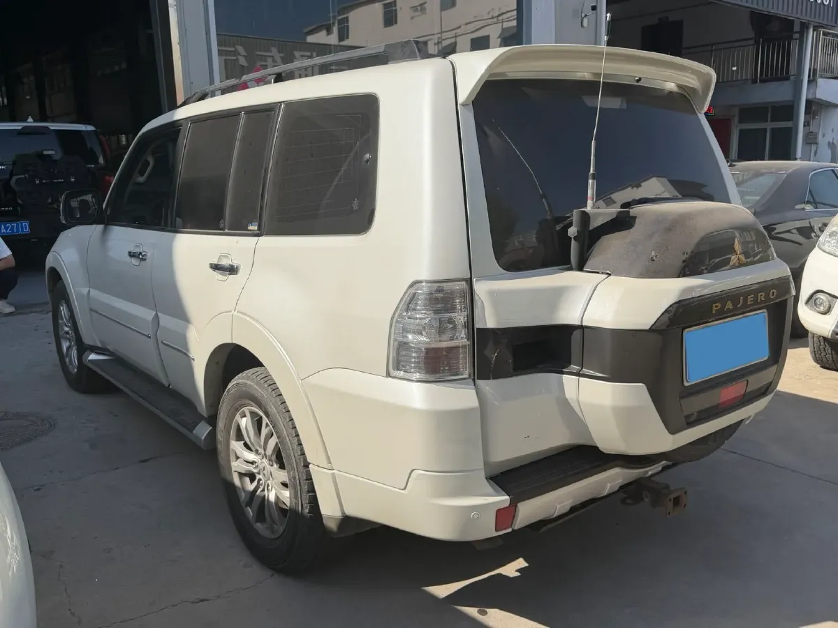 2018 Mitsubishi Pajero 3.0L 174HP V6 5AT,autocango,china used car exporter,china ev exporter,chinese used car exporter,chinese used ev exporter