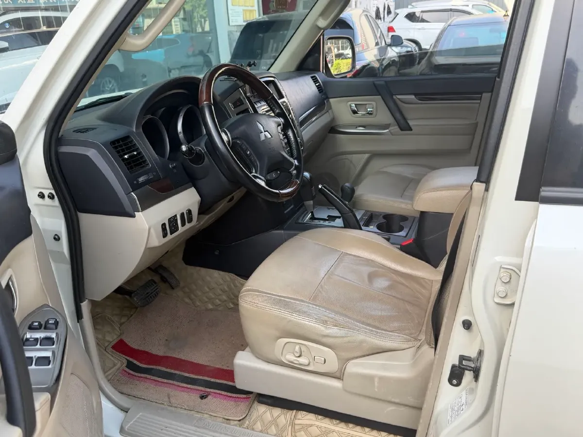 2018 Mitsubishi Pajero 3.0L 174HP V6 5AT,autocango,china used car exporter,china ev exporter,chinese used car exporter,chinese used ev exporter