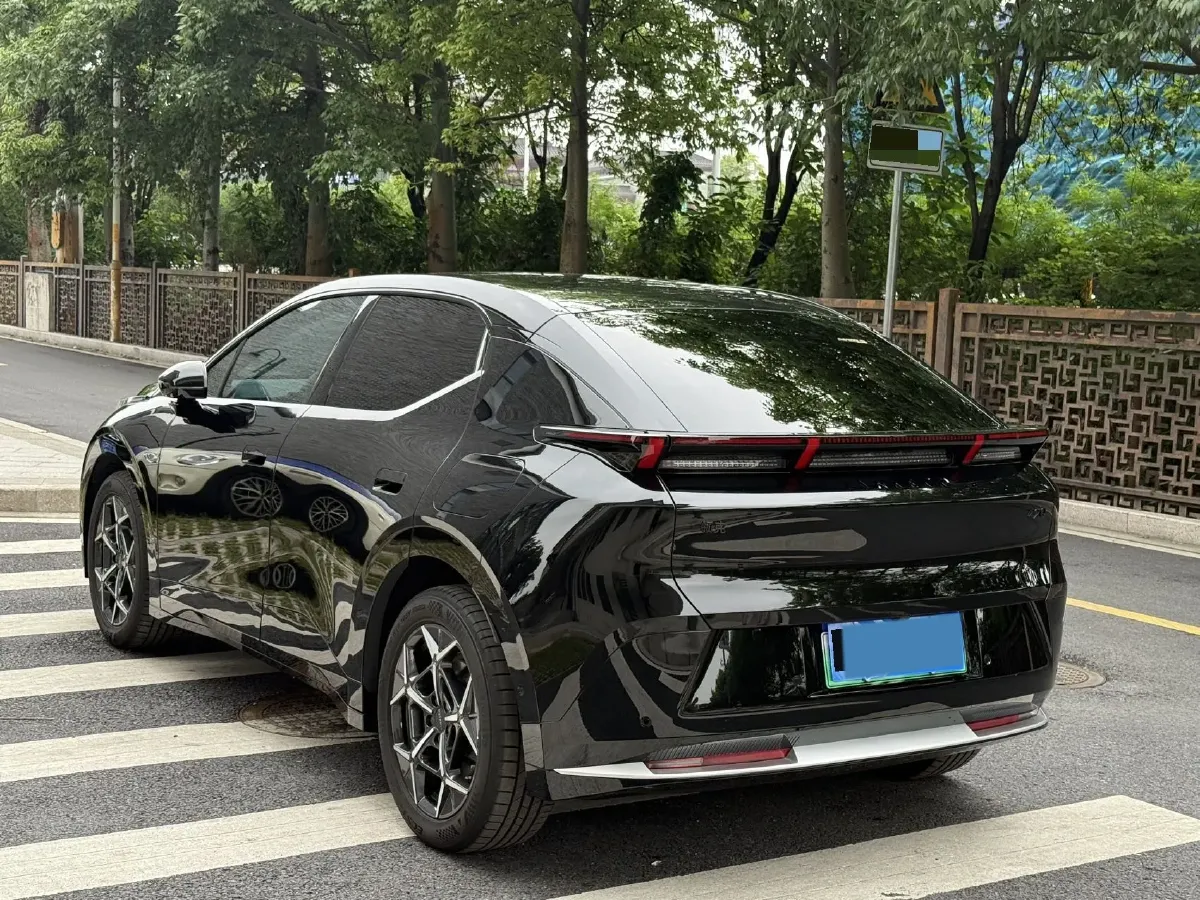 2025 Jetour Freeman 1.5T 184HP L4 7DCT,autocango,china used car exporter,china ev exporter,chinese used car exporter,chinese used ev exporter
