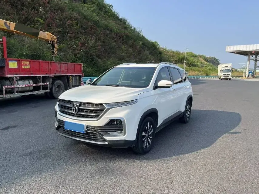 2018 BaoJun 530 1.5T 150HP L4 6MT,autocango,china used car exporter,china ev exporter,chinese used car exporter,chinese used ev exporter