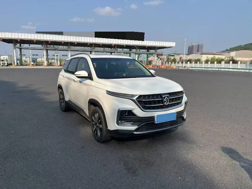 2018 BaoJun 530 1.5T 150HP L4 6MT,autocango,china used car exporter,china ev exporter,chinese used car exporter,chinese used ev exporter