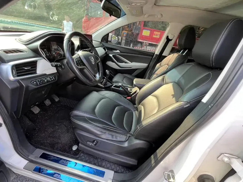 2018 BaoJun 530 1.5T 150HP L4 6MT,autocango,china used car exporter,china ev exporter,chinese used car exporter,chinese used ev exporter
