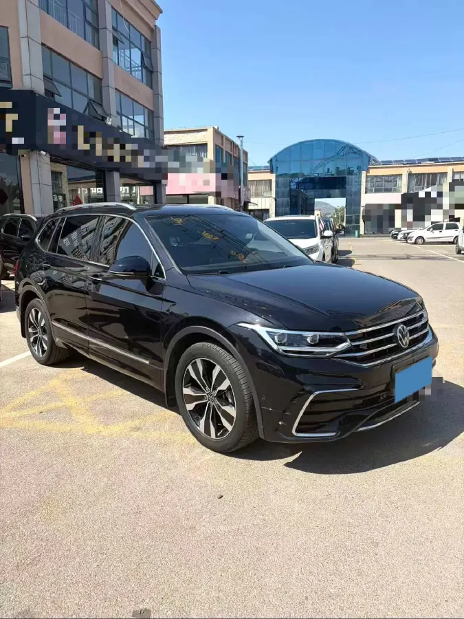 2024 Volkswagen Tiguan L 2.0T 186HP L4 7DCT,autocango,china used car exporter,china ev exporter,chinese used car exporter,chinese used ev exporter