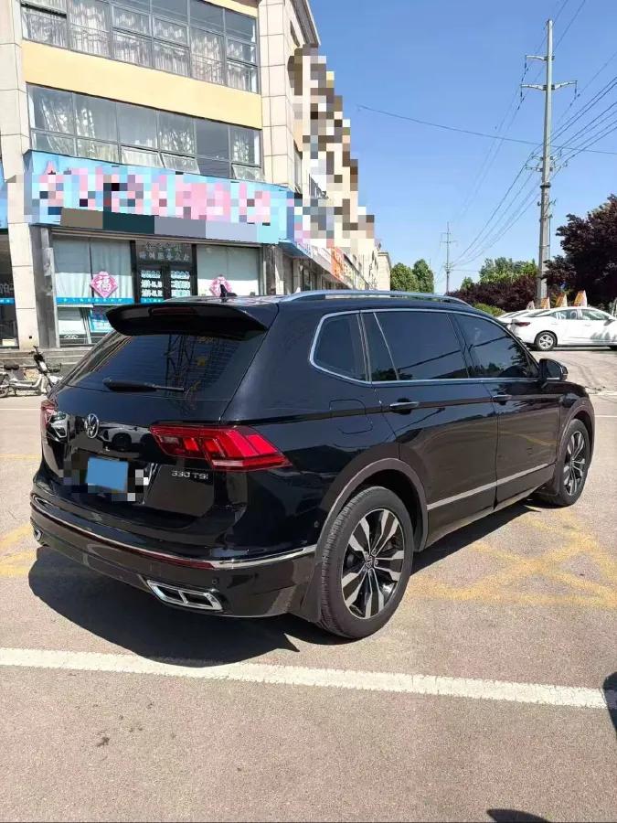 2024 Volkswagen Tiguan L 2.0T 186HP L4 7DCT,autocango,china used car exporter,china ev exporter,chinese used car exporter,chinese used ev exporter