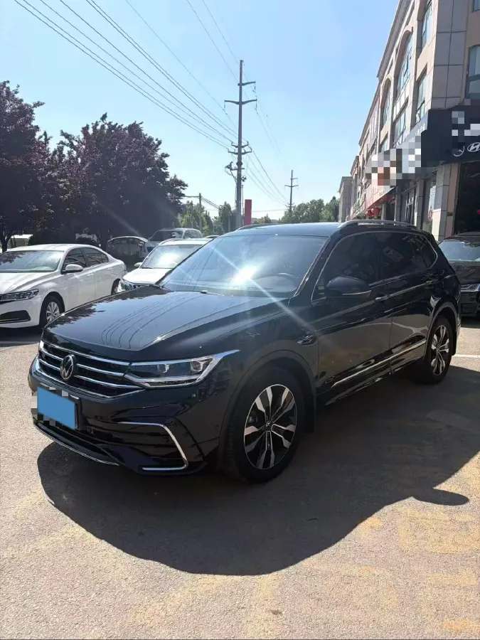 2024 Volkswagen Tiguan L 2.0T 186HP L4 7DCT,autocango,china used car exporter,china ev exporter,chinese used car exporter,chinese used ev exporter
