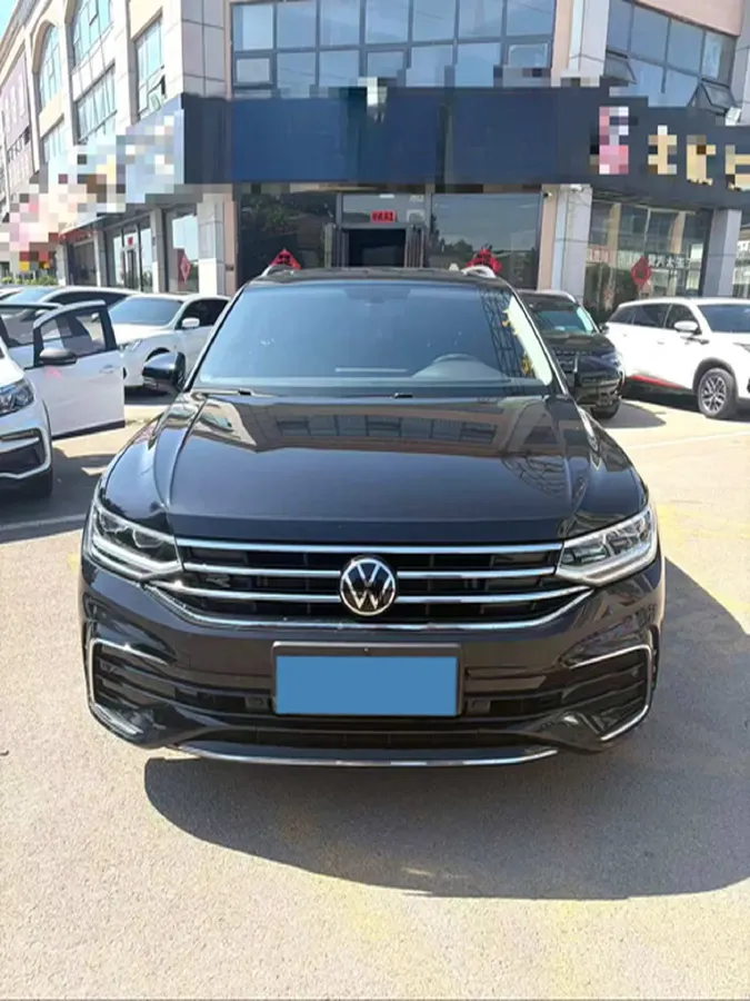 2024 Volkswagen Tiguan L 2.0T 186HP L4 7DCT,autocango,china used car exporter,china ev exporter,chinese used car exporter,chinese used ev exporter