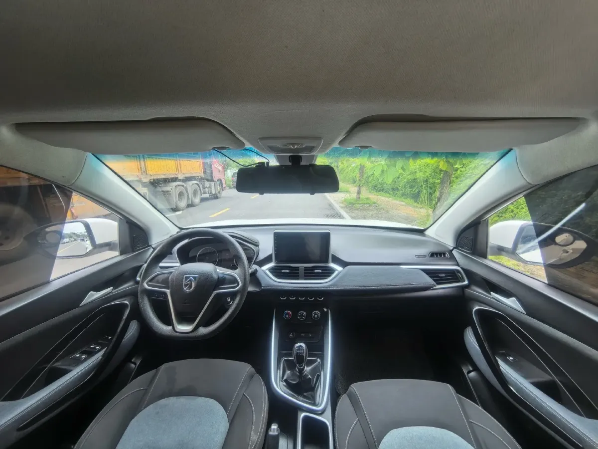 2019 BaoJun 530 1.5T 151HP L4 CVT,autocango,china used car exporter,china ev exporter,chinese used car exporter,chinese used ev exporter