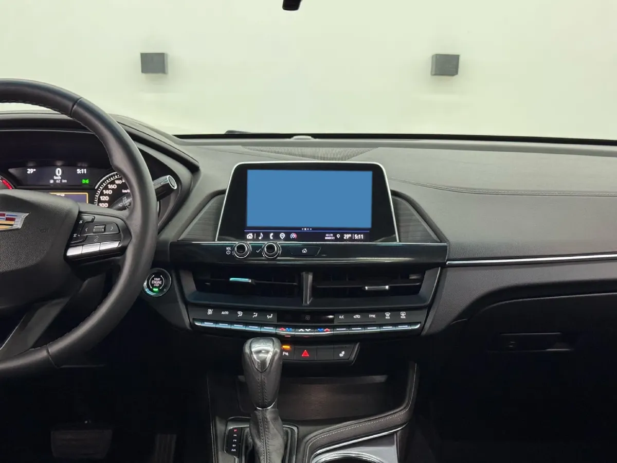 2022 Cadillac CT4 2.0T 237HP L4 8AT,autocango,china used car exporter,china ev exporter,chinese used car exporter,chinese used ev exporter
