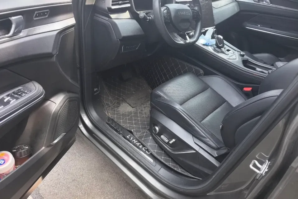2021 LYNK&CO 01 2.0T 218HP L4 8AT,autocango,china used car exporter,china ev exporter,chinese used car exporter,chinese used ev exporter