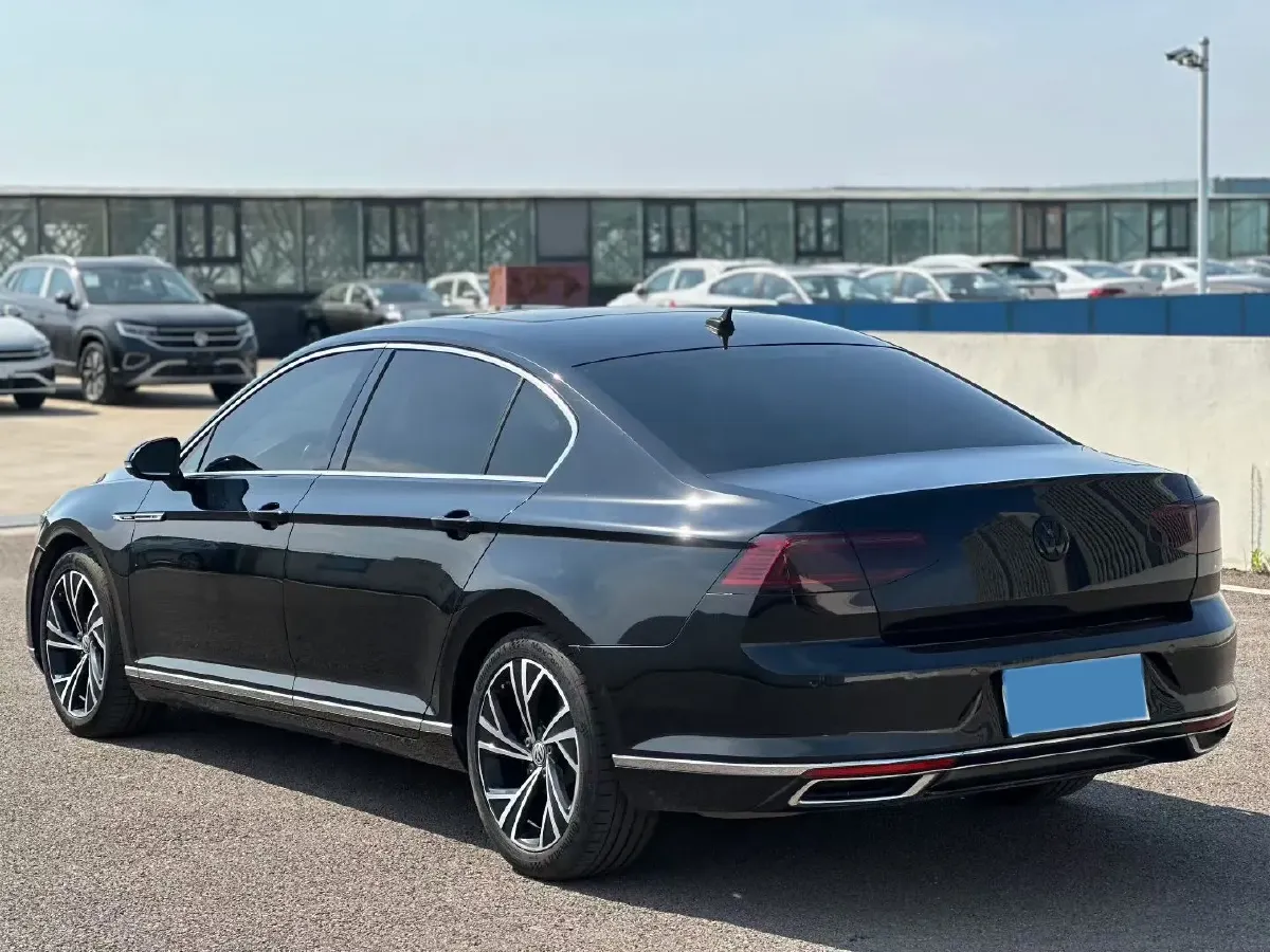 2020 Volkswagen Magotan 2.0T 220HP L4 7DCT,autocango,china used car exporter,china ev exporter,chinese used car exporter,chinese used ev exporter