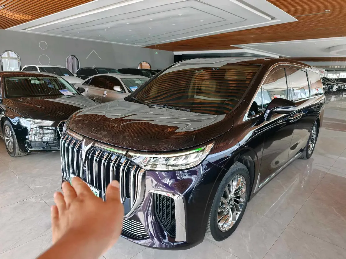 2022 Voyah Dream 1.5T 136HP L4 PHEV 25.57KWH,autocango,china used car exporter,china ev exporter,chinese used car exporter,chinese used ev exporter