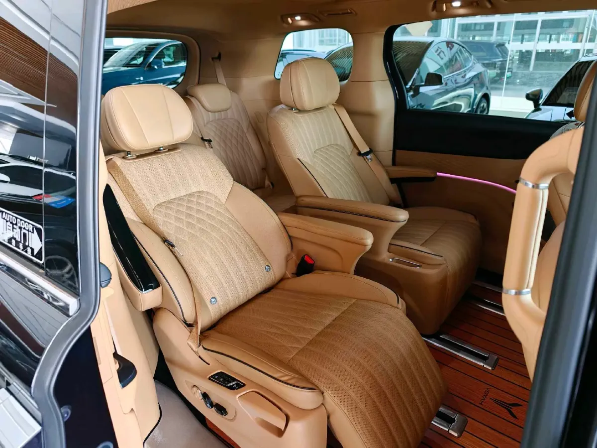 2022 Voyah Dream 1.5T 136HP L4 PHEV 25.57KWH,autocango,china used car exporter,china ev exporter,chinese used car exporter,chinese used ev exporter