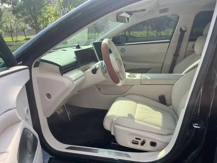 2026 Voyah ZhuiGuang L 1.5T 150HP L4 PHEV,autocango,china used car exporter,china ev exporter,chinese used car exporter,chinese used ev exporter