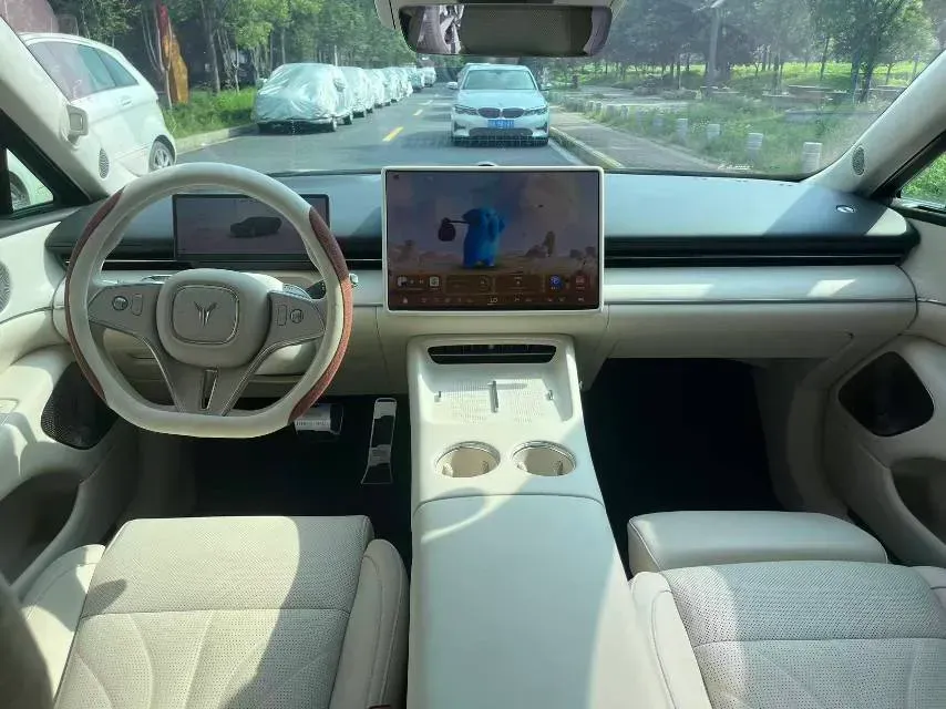 2026 Voyah ZhuiGuang L 1.5T 150HP L4 PHEV,autocango,china used car exporter,china ev exporter,chinese used car exporter,chinese used ev exporter