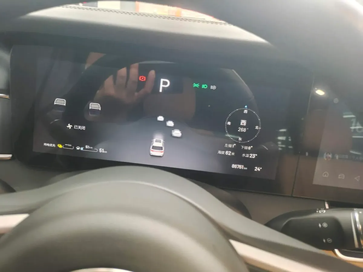 2021 Li ONE Range Extended 131HP REEV 40.5KWH,autocango,china used car exporter,china ev exporter,chinese used car exporter,chinese used ev exporter