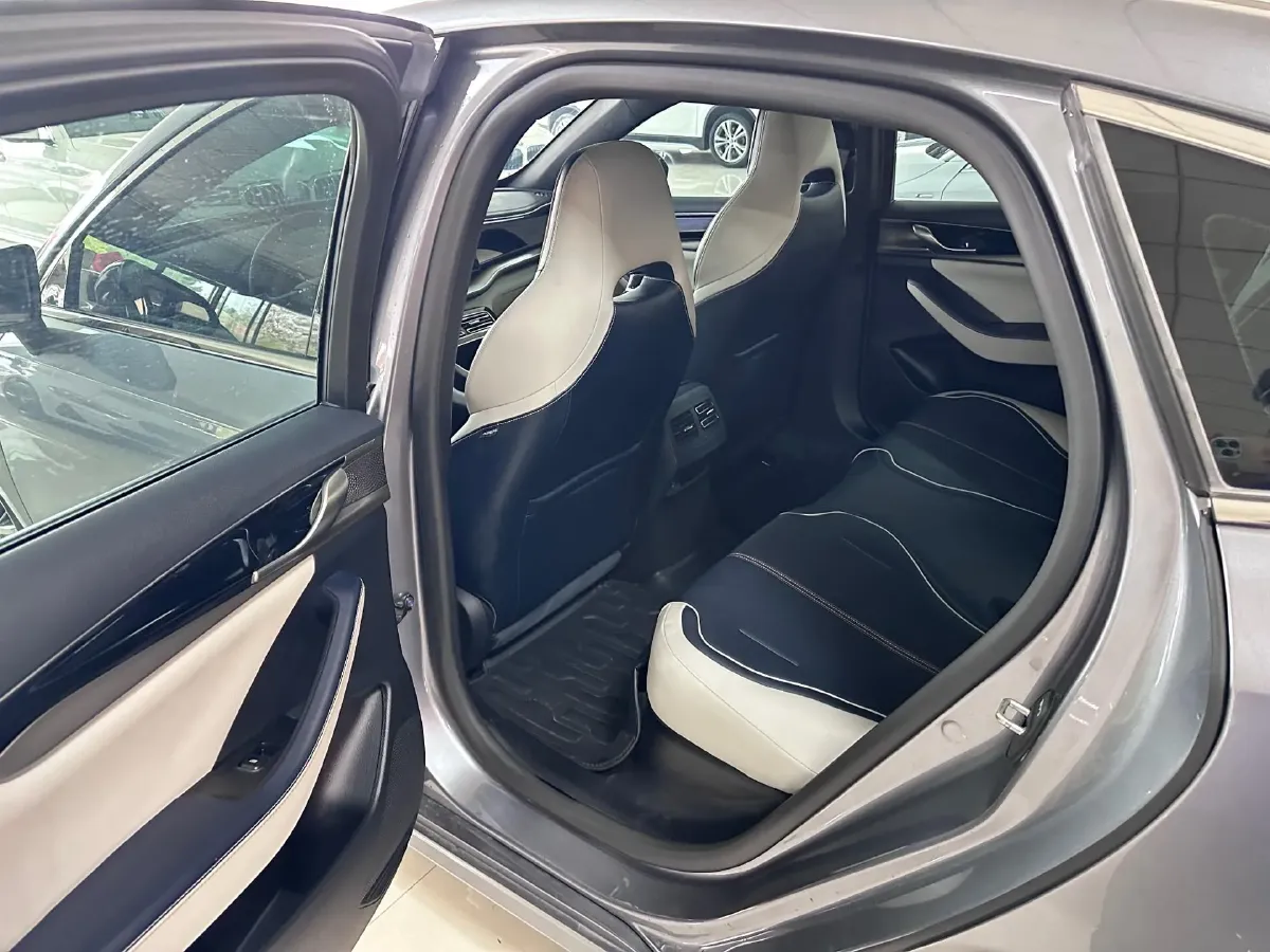 2021 Haval F7 1.5T 169HP L4 7DCT,autocango,china used car exporter,china ev exporter,chinese used car exporter,chinese used ev exporter