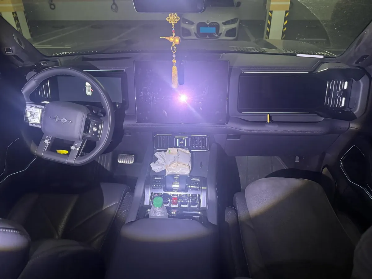 2025 FangChengBao Bao 8 2.0T 245HP L4 E-CVT PHEV 36.8KWH,autocango,china used car exporter,china ev exporter,chinese used car exporter,chinese used ev exporter