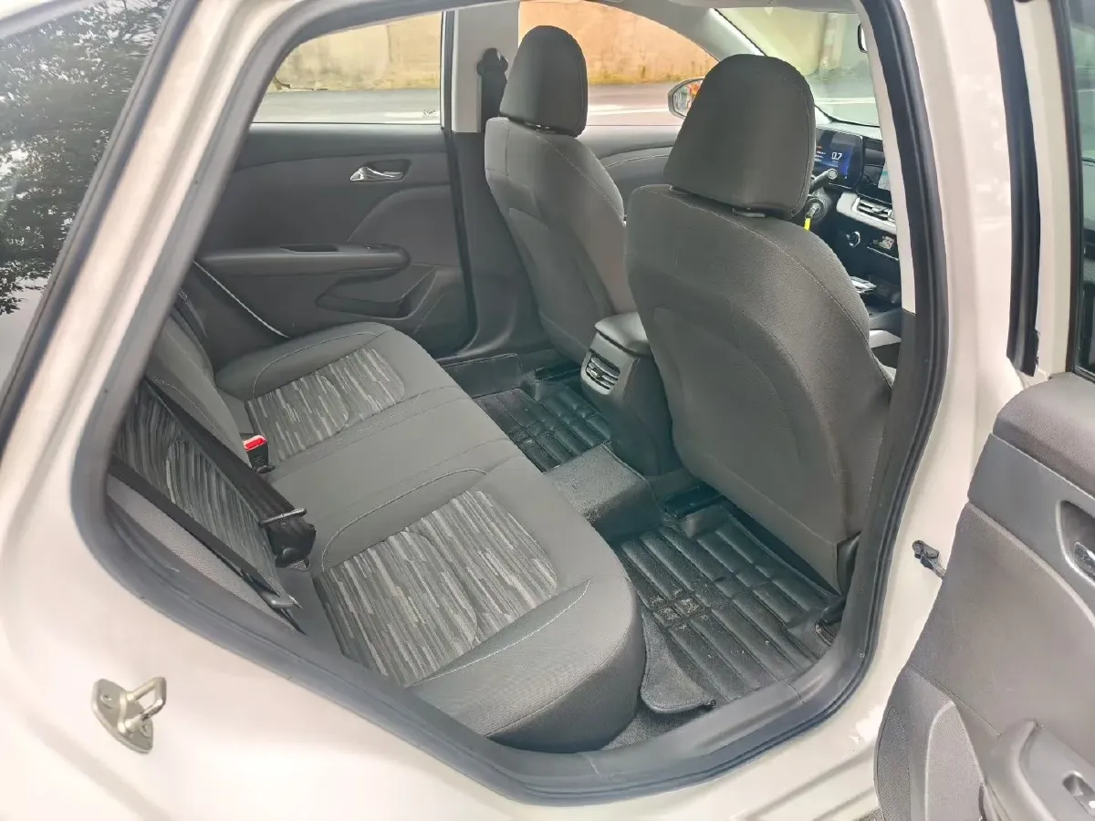 2023 Chevrolet Monza 1.5L 113HP L4 6DCT,autocango,china used car exporter,china ev exporter,chinese used car exporter,chinese used ev exporter