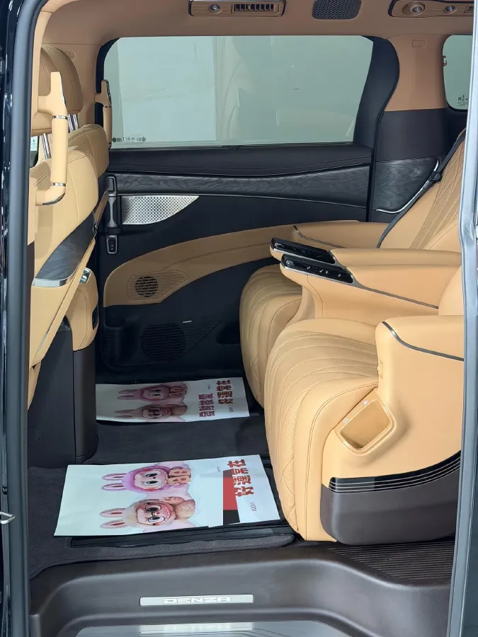 2025 Denza D9 1.5T 156HP L4 E-CVT PHEV 40KWH,autocango,china used car exporter,china ev exporter,chinese used car exporter,chinese used ev exporter