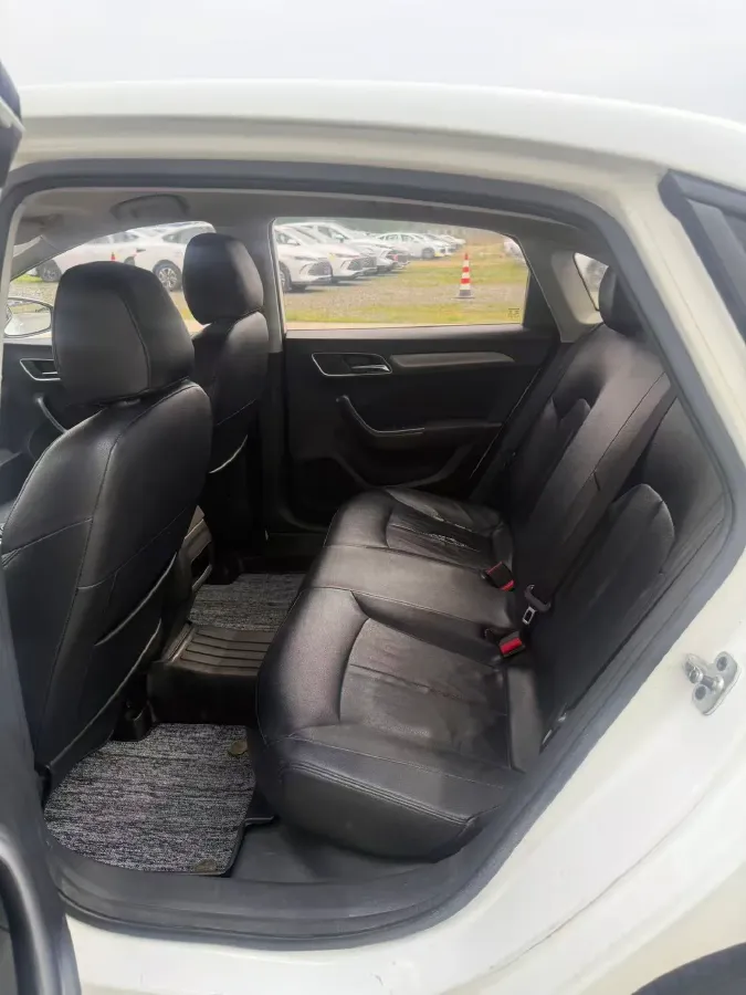 2019 Roewe i6 1.5T 169HP L4 AMT PHEV 9.1KWH,autocango,china used car exporter,china ev exporter,chinese used car exporter,chinese used ev exporter