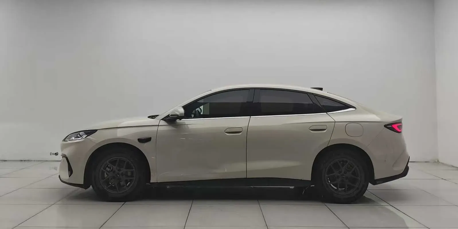 2025 BYD Seal05 DM-i 1.5L 101HP L4 E-CVT PHEV 7.68KWH,autocango,china used car exporter,china ev exporter,chinese used car exporter,chinese used ev exporter