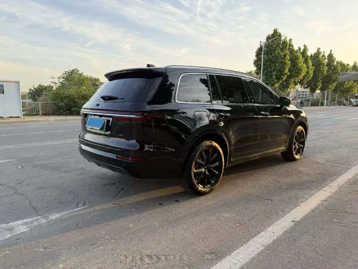 2021 Li ONE Range Extended 131HP REEV 40.5KWH,autocango,china used car exporter,china ev exporter,chinese used car exporter,chinese used ev exporter