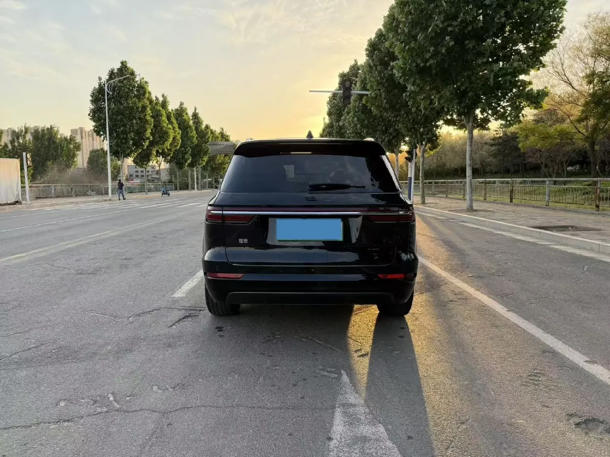 2021 Li ONE Range Extended 131HP REEV 40.5KWH,autocango,china used car exporter,china ev exporter,chinese used car exporter,chinese used ev exporter