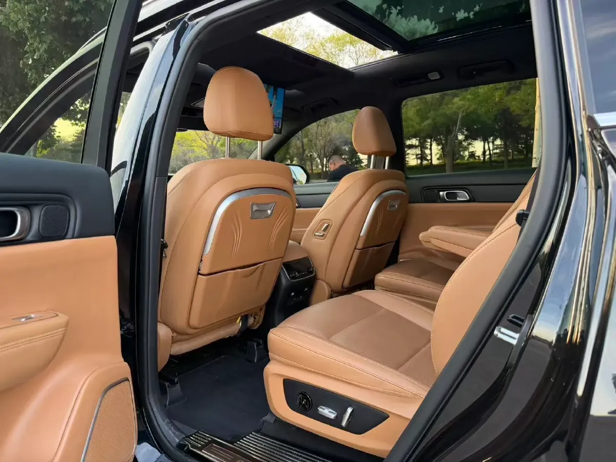 2021 Li ONE Range Extended 131HP REEV 40.5KWH,autocango,china used car exporter,china ev exporter,chinese used car exporter,chinese used ev exporter