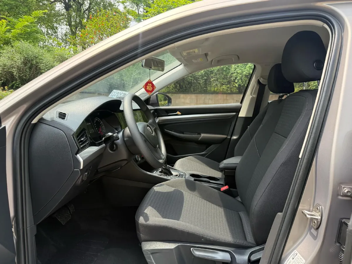 2019 Bestune T77 1.2T 143HP L4 7DCT,autocango,china used car exporter,china ev exporter,chinese used car exporter,chinese used ev exporter