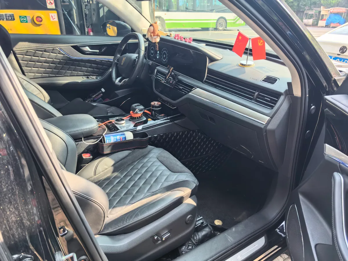 2022 HongQi HS5 2.0T 224HP L4 6AT,autocango,china used car exporter,china ev exporter,chinese used car exporter,chinese used ev exporter