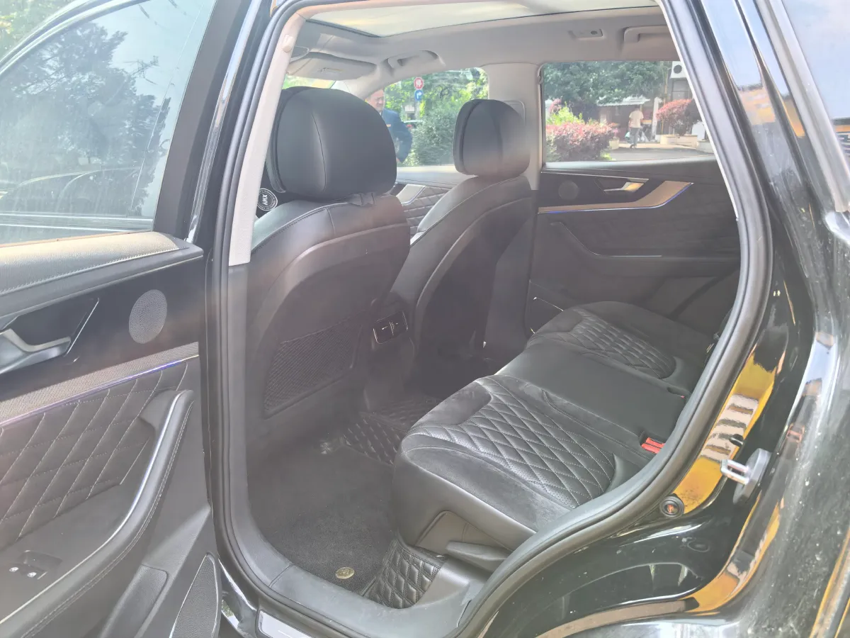 2022 HongQi HS5 2.0T 224HP L4 6AT,autocango,china used car exporter,china ev exporter,chinese used car exporter,chinese used ev exporter
