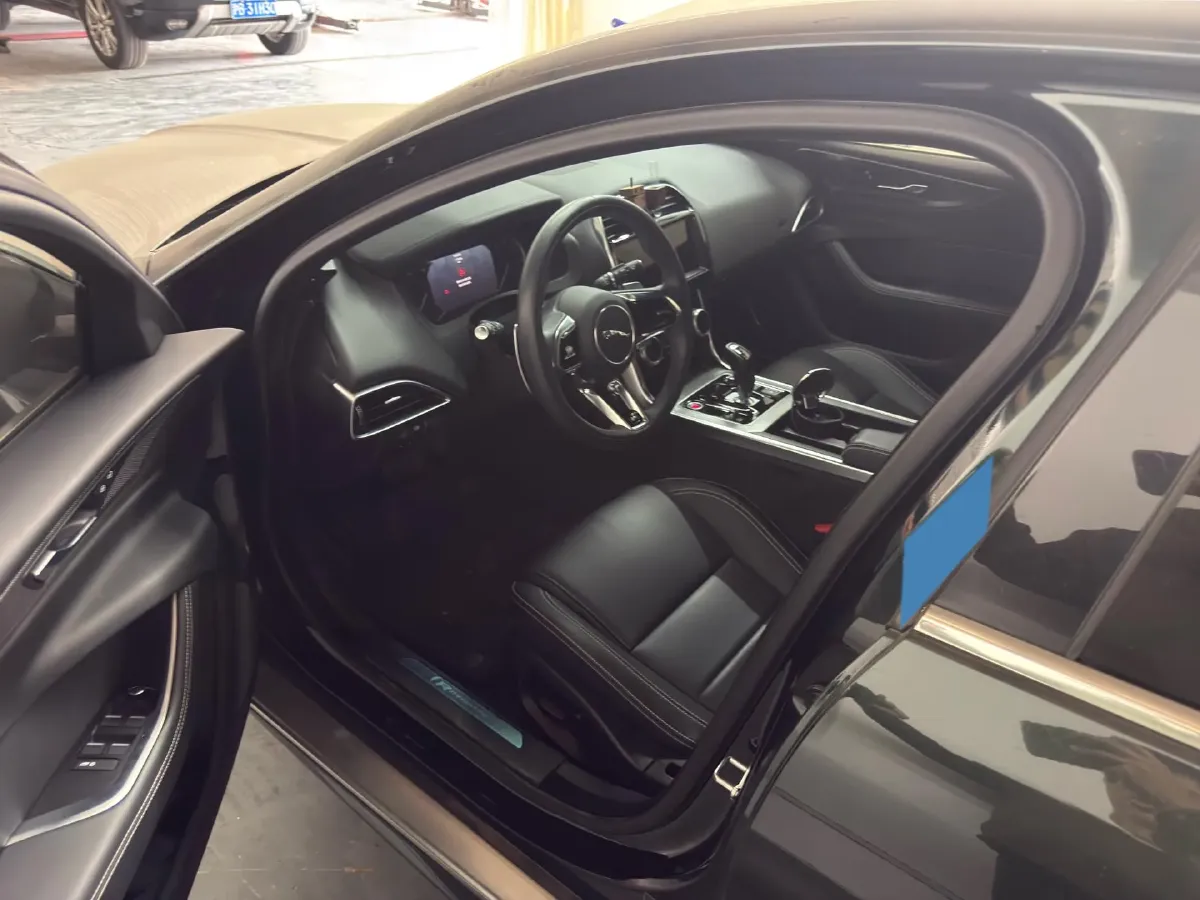 2023 Jaguar XEL 2.0T 200HP L4 8AT,autocango,china used car exporter,china ev exporter,chinese used car exporter,chinese used ev exporter