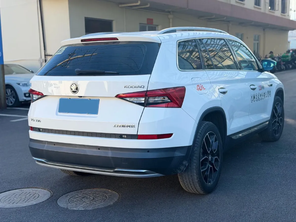 2018 Skoda Kodiak 2.0T 186HP L4 7DCT,autocango,china used car exporter,china ev exporter,chinese used car exporter,chinese used ev exporter