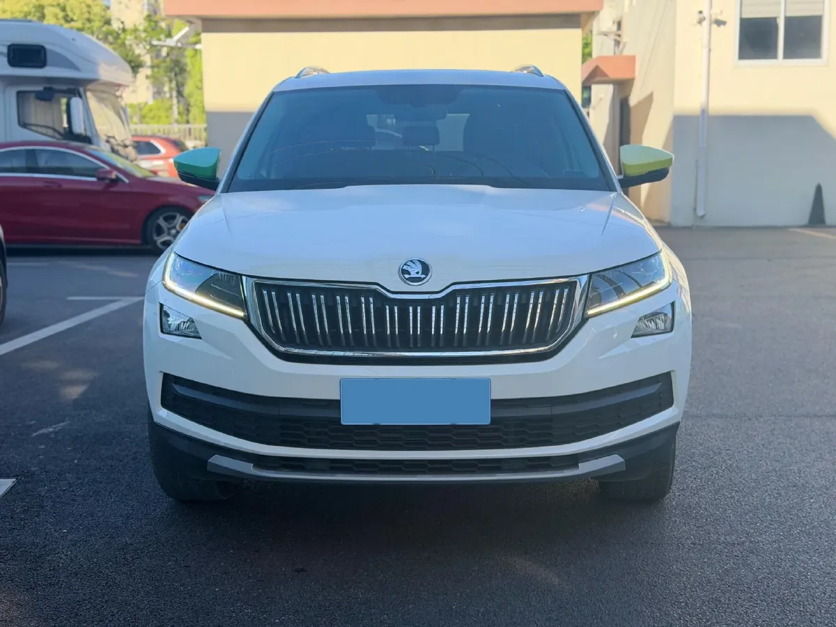 2018 Skoda Kodiak 2.0T 186HP L4 7DCT,autocango,china used car exporter,china ev exporter,chinese used car exporter,chinese used ev exporter