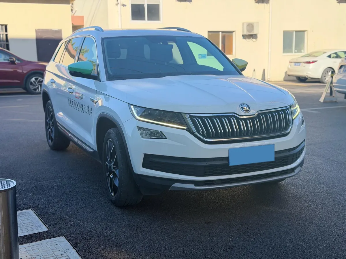 2018 Skoda Kodiak 2.0T 186HP L4 7DCT,autocango,china used car exporter,china ev exporter,chinese used car exporter,chinese used ev exporter